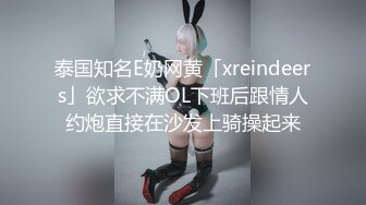 无毛美眉裸体穿衣出门全过程