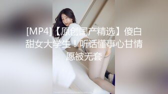 两女双飞景色真美~还在健身球上互相磨屄流淫水