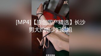 淫荡反差小女仆✅极品美少女穿上可爱女仆装服务金主爸爸，振动棒紫薇爽的尿屁不停，娇小身材