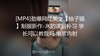 上海展會大奶子美女,齊逼紅裙白內外露更惹火