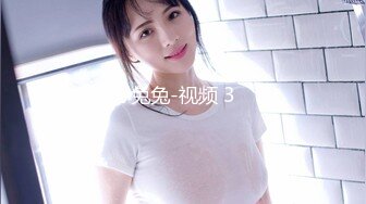 《极品CP魔手外购》火爆商场女厕固定4K镜头拍脸移动镜头拍私处，各路年轻美女美少妇方便，有美女也有极品B[ (7)