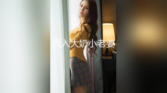 清纯的学生妹才20岁左右，没想到吃鸡如此熟练