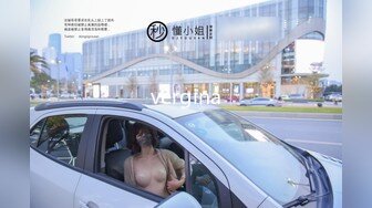 商场女厕全景偷拍高跟制服美女职员的小黑鲍