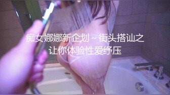 [MP4/ 1.07G] 隔壁的小娘子真骚，淫水多多发情期，衣服都没脱光就草上了，无套抽插玩弄骚奶子给狼友看逼逼