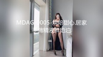 刁刁的社会小妹，吸着烟撒尿，吐一口烟拉一点，快乐神仙~~